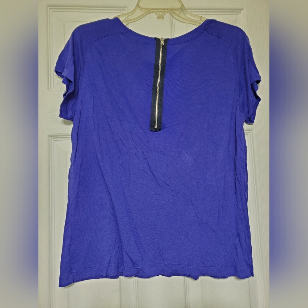 Gap Zipper Tshirt - Picture 2 of 3